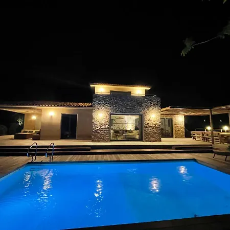 Terra Vecchia, 6 Ou 12 Personnes, Vue Imprenable, Piscine Chauffee וילה