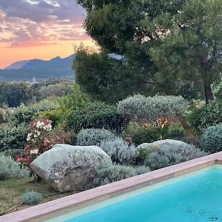 Terra Vecchia, 6 Ou 12 Personnes, Vue Imprenable, Piscine Chauffee
