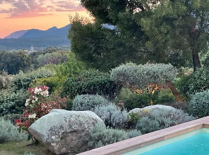 Terra Vecchia, 6 Ou 12 Personnes, Vue Imprenable, Piscine Chauffee